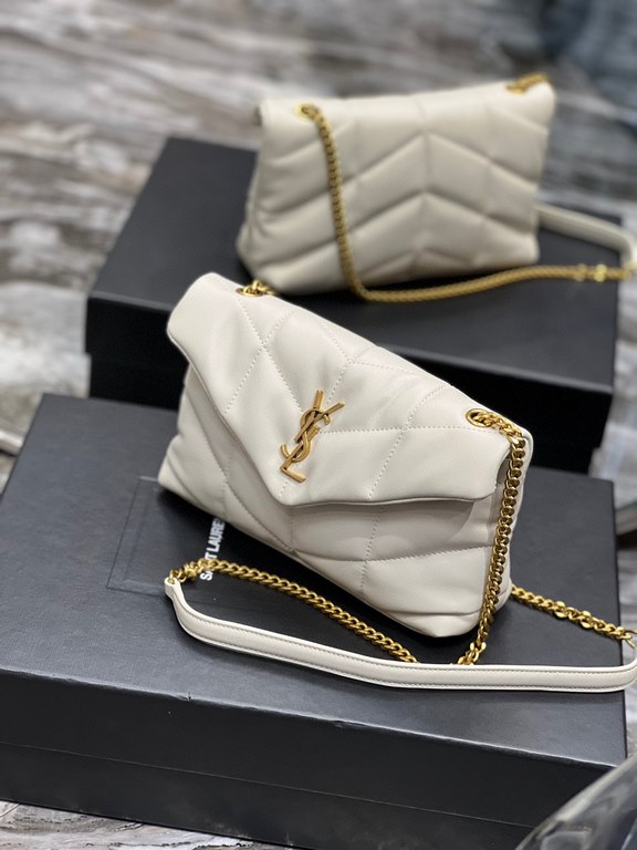 [In stock in secondsWhite with gold buttons-              The whole bag is made of soft Italian lambskin with Y's diagonal stripe quilting craftsmanship, featuring a softly textured front flap pocket with a detachable sh