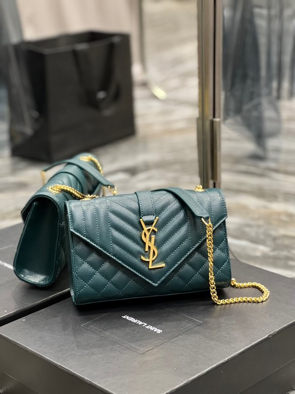 [In stock in seconds]#Envelope #Turquoise Green Gold BuckleSmall grained embossed quilted grain leather envelope bagClassic is timeless, the beauty of the V grain quilted diamond caviar pattern, very wear-resistant, Ital