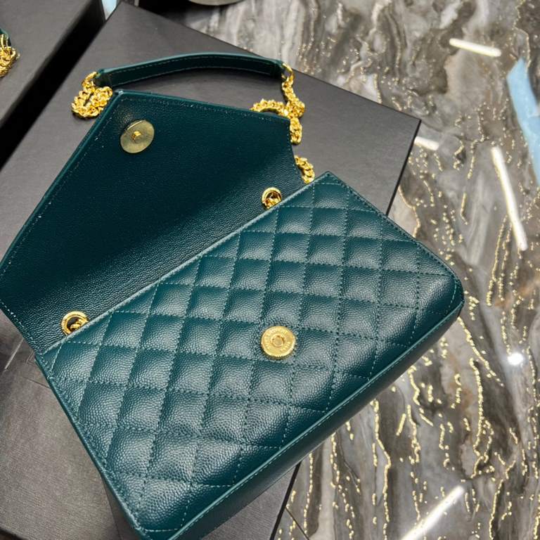 [In stock in seconds]#Envelope #Turquoise Green Gold BuckleSmall grained embossed quilted grain leather envelope bagClassic is timeless, the beauty of the V grain quilted diamond caviar pattern, very wear-resistant, Ital