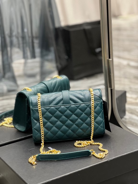 [In stock in seconds]#Envelope #Turquoise Green Gold BuckleSmall grained embossed quilted grain leather envelope bagClassic is timeless, the beauty of the V grain quilted diamond caviar pattern, very wear-resistant, Ital