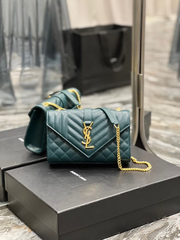 [In stock in seconds]#Envelope #Turquoise Green Gold BuckleSmall grained embossed quilted grain leather envelope bagClassic is timeless, the beauty of the V grain quilted diamond caviar pattern, very wear-resistant, Ital