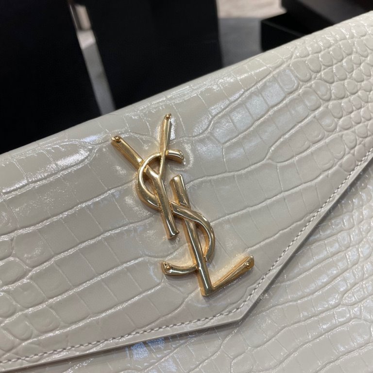 [In-stock SecondsUptown_New Clutch BagThe most classic iconic metal logo, imported Italian cowhide, simple and no loss of high-end, with casual style or lady style or suit can hold, go out with a hand on the ok ~ [with b