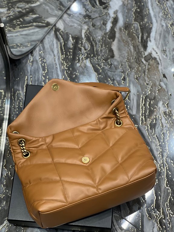 [In stock in seconds]Caramel with Gold Buckle-               _ quilted lambskin bag, 100% lambskin production, soft and delicate feel, as if embracing the clouds   like feeling; classic Y family logo, chain and grommet h