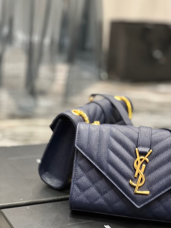 [In-stock in seconds]#Envelope #Blue with gold buckle_Small grained embossed quilted leather envelope bagClassic is timeless, the beauty of the V grain quilted diamond caviar pattern, very wear-resistant, Italian cowhide