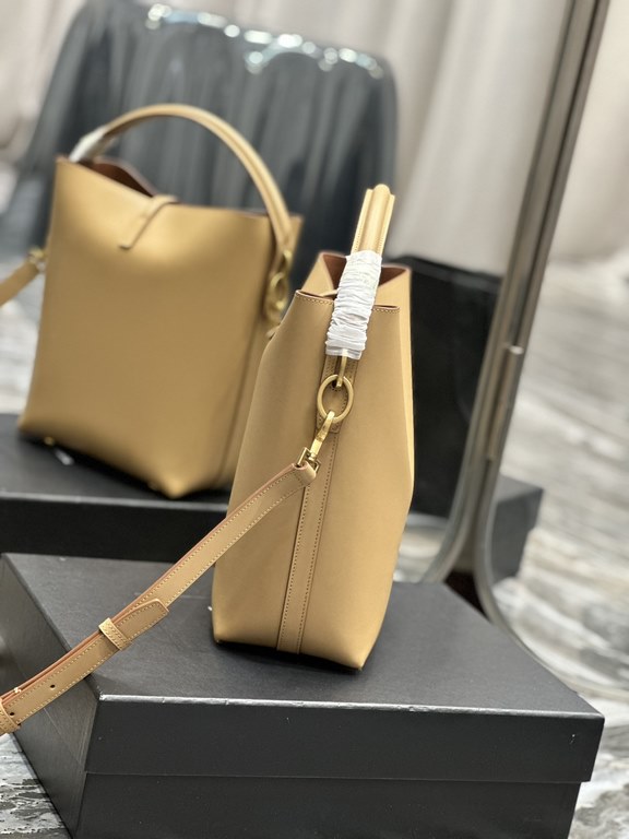 [NEWLE 5à7 series of bucket bagNew super good-looking bucket bag with tote _The new new bag type, using Italian calf leather, the bag body outline is simple, three-dimensional, looks hard but not too harsh, the bottom wi