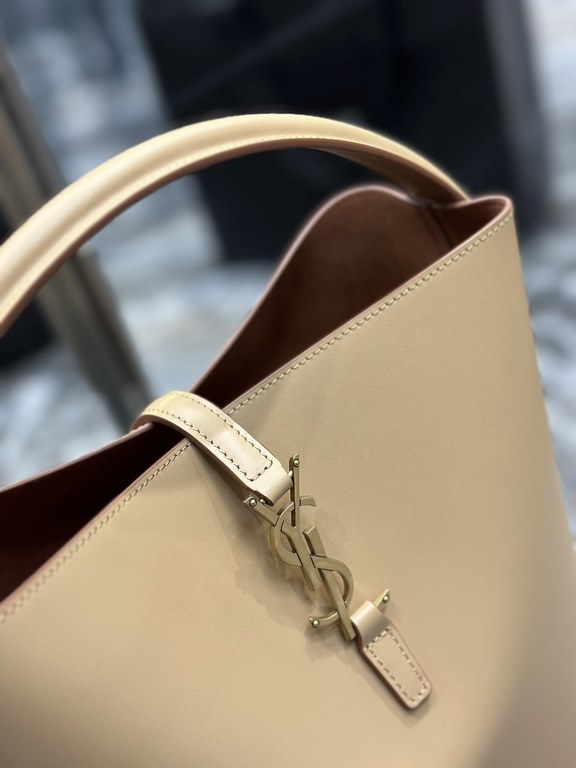 [NEWLE 5à7 series of bucket bagNew super good-looking bucket bag with tote _The new new bag type, using Italian calf leather, the bag body outline is simple, three-dimensional, looks hard but not too harsh, the bottom wi