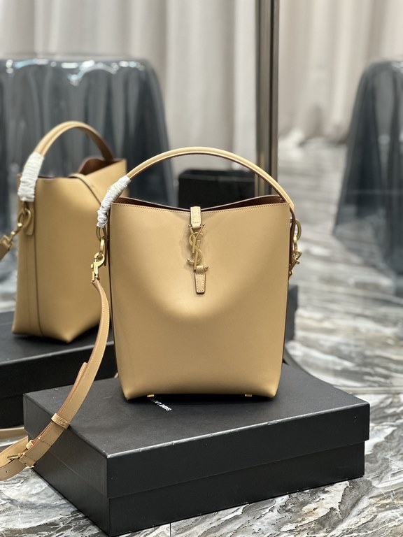 [NEWLE 5à7 series of bucket bagNew super good-looking bucket bag with tote _The new new bag type, using Italian calf leather, the bag body outline is simple, three-dimensional, looks hard but not too harsh, the bottom wi