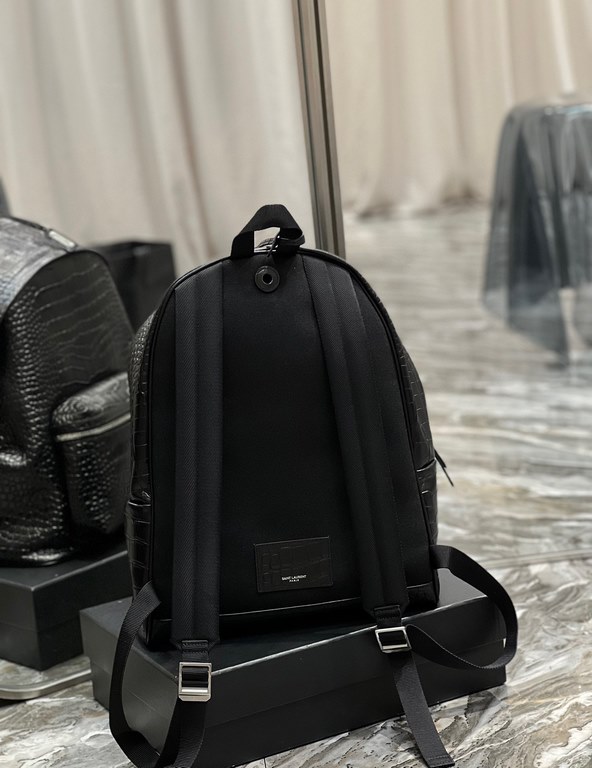 [In stock in seconds]  Shoulder bag arrived _ crocodile grain cowhide modelsCounter limited launch Crafted to create this backpack, imported Italian cowhide, full leather models are very texture, very light and convenien