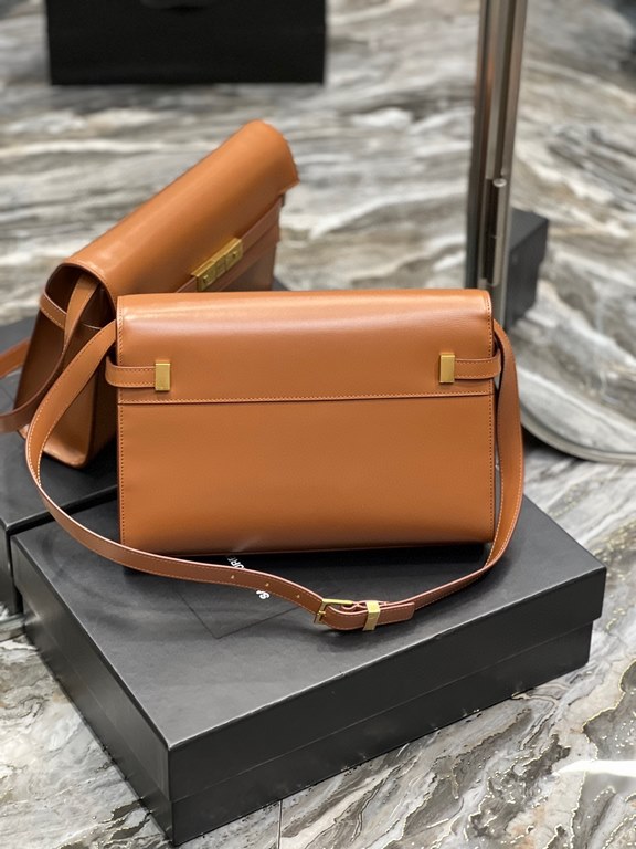 [In stock in seconds]             Caramel_.Manhattan Manhattan baguette bag counter revamped the latest version of the full leather interior, calling out a sense of high class! It changed the classic logo in the past, re