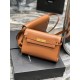 [In stock in seconds]             Caramel_.Manhattan Manhattan baguette bag counter revamped the latest version of the full leather interior, calling out a sense of high class! It changed the classic logo in the past, re