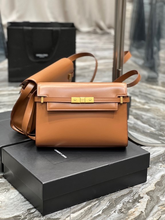 [In stock in seconds]             Caramel_.Manhattan Manhattan baguette bag counter revamped the latest version of the full leather interior, calling out a sense of high class! It changed the classic logo in the past, re