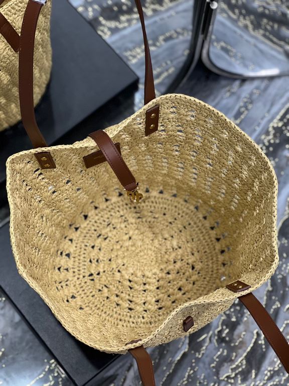 [In stock in seconds]  straw woven bag fast fallVegetable basket hollowed out straw tote bag_Y home exquisite Parisian style in this black straw woven tote bag in the best. logo directly using the L letter hooked in the 