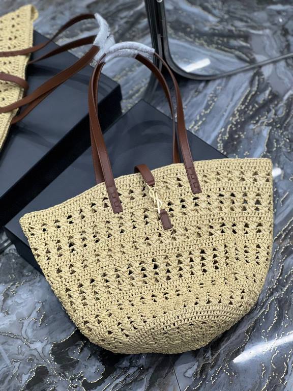 [In stock in seconds]  straw woven bag fast fallVegetable basket hollowed out straw tote bag_Y home exquisite Parisian style in this black straw woven tote bag in the best. logo directly using the L letter hooked in the 