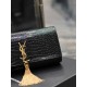 Classic Kate_ClutchBlack crocodile print gold buckle with tasselClassic flap clutch    very representative of the metal logo logo, imported Italian crocodile grain cowhide, simple metal decorations, the overall low-key e