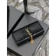 Classic Kate_ClutchBlack crocodile print gold buckle with tasselClassic flap clutch    very representative of the metal logo logo, imported Italian crocodile grain cowhide, simple metal decorations, the overall low-key e