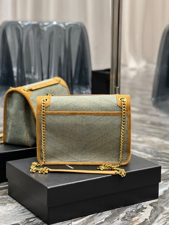 [In stock in seconds]Spring and summer models denim with leather out la   ♀Explosive Niki launched a new denim with leather series   ♀The designer still expresses the bag shape as gentle and elastic, expressing more warm