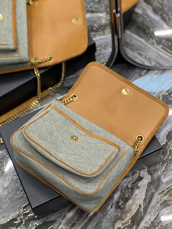 [In stock in seconds]Spring and summer models denim with leather out la   ♀Explosive Niki launched a new denim with leather series   ♀The designer still expresses the bag shape as gentle and elastic, expressing more warm