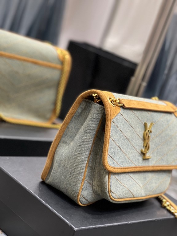 [In stock in seconds]Spring and summer models denim with leather out la   ♀Explosive Niki launched a new denim with leather series   ♀The designer still expresses the bag shape as gentle and elastic, expressing more warm