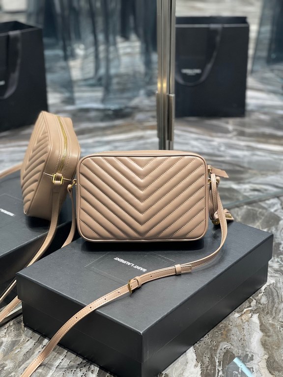 [In Stock Seconds]    camera bag_nude pink gold buckleTop imported Italian cowhide with frosted leather camera bag, Hong Kong purchased zp open molding and typing, to do exactly the same! Very delicate! Adjustable should