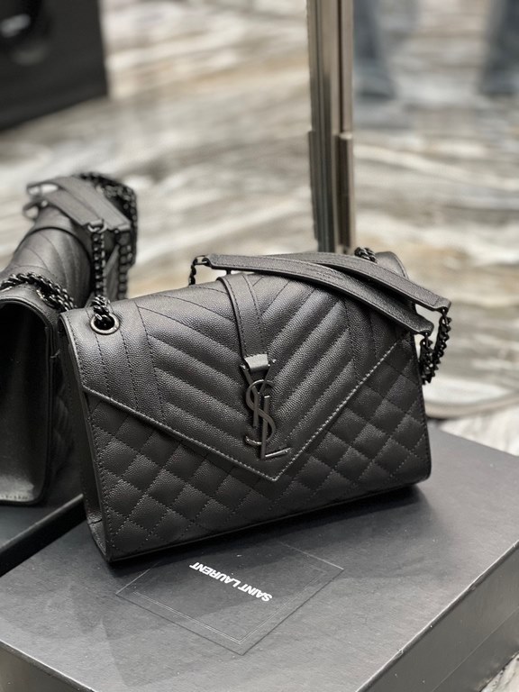 [In stock in seconds]#Envelope #Black with black buckleMedium grain embossed quilted leather envelope bagClassic is timeless, beautiful out of the sky V grain quilted diamond caviar pattern, Italian cowhide with eye-catc