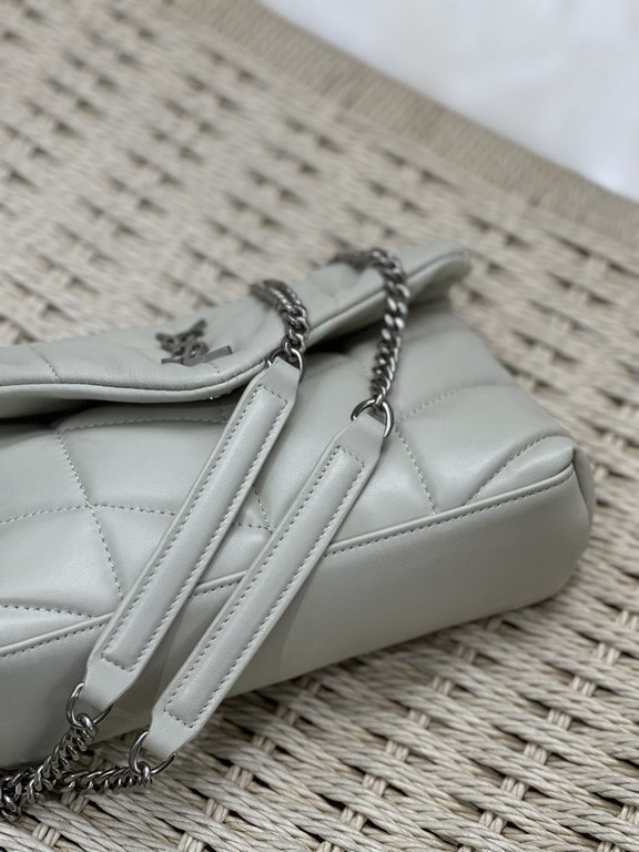 White Silver Buckle-Double ChainThe Loulou Puffer mini_mini size double chain bag is here! The entire bag is crafted from soft Italian lambskin with Y's diagonal stripe quilting, featuring a softly textured front flap po