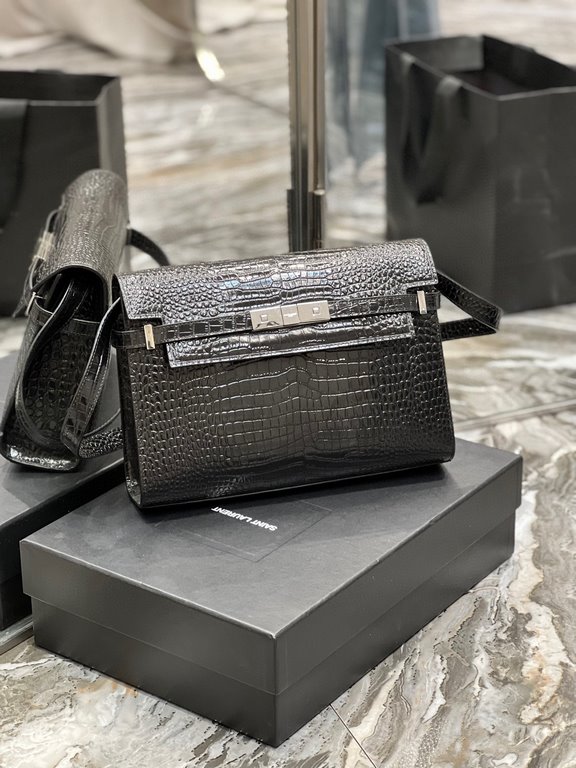 [In stock in seconds]             Manhattan 2020 latest bag type flap Manhattan baguette bag, a change from the previous classic logo, replaced by a low-key simple design style, it is a bit like the H family Kelly, very 