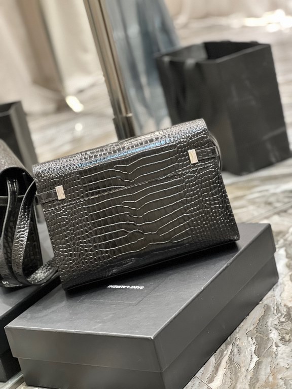 [In stock in seconds]             Manhattan 2020 latest bag type flap Manhattan baguette bag, a change from the previous classic logo, replaced by a low-key simple design style, it is a bit like the H family Kelly, very 