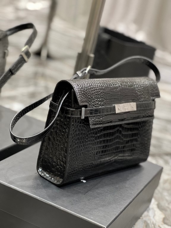 [In stock in seconds]             Manhattan 2020 latest bag type flap Manhattan baguette bag, a change from the previous classic logo, replaced by a low-key simple design style, it is a bit like the H family Kelly, very 