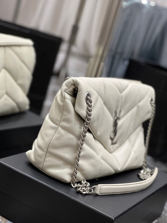 [In stock in secondsWhite with silver buckle-               _ quilted lambskin bag, 100% lambskin production, soft and delicate feel, as if embracing the clouds   like feeling; classic Y family logo, chain and grommet ha