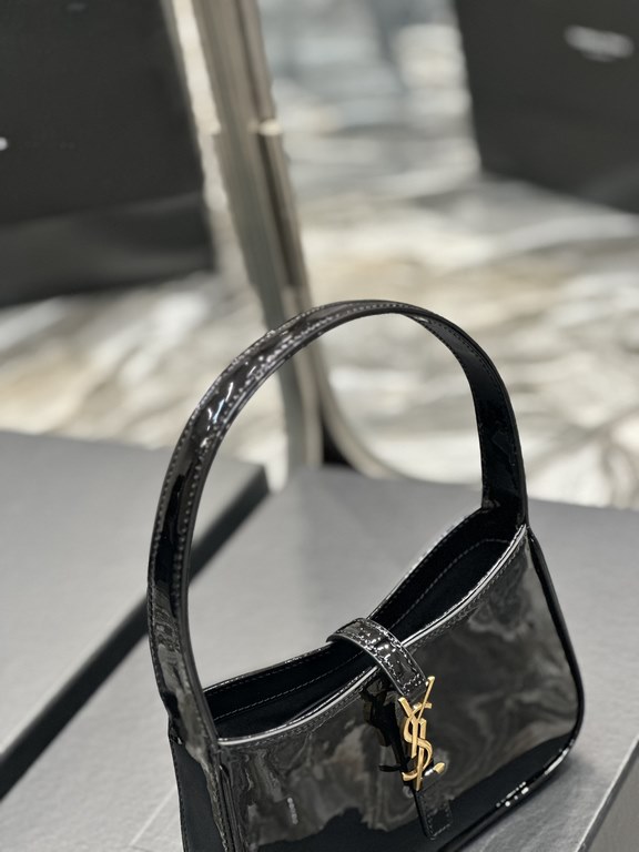 5   7       [Original leather versionThe Y's hot underarm bag is a small mini size! Although the design of this bag is not an eye-catching bag, but it really belongs to the more you look at the more durable the more on t