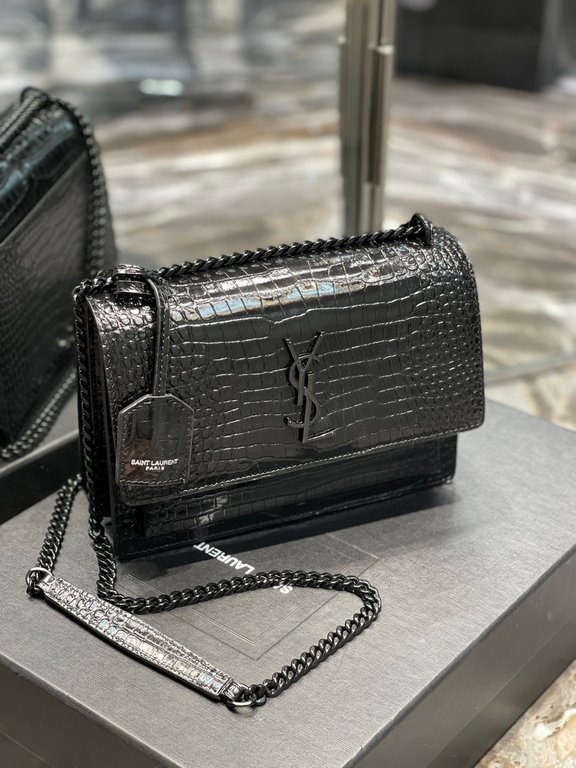 [In stock in seconds]              #Black with black buckle #Unbeatable classic model crocodile print sunset bag! Out for such a long time the heat is still unabated, it can be seen that it is loved to an extraordinary d