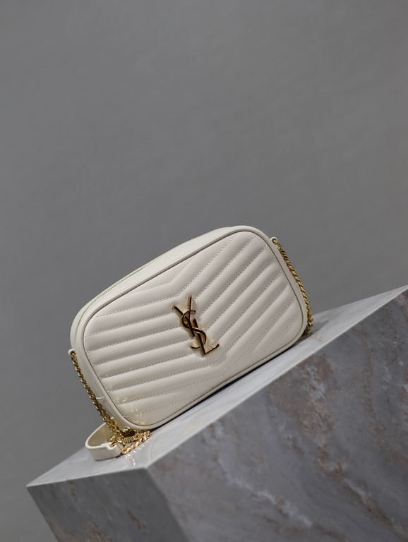 White gold buckle cowhide-Lou mini bag new camera bagcrossbody bag!The Lou_ series camera bag is a unique interpretation of the French aesthetic! The soft cowhide leather material is very texture, small and exquisite, es