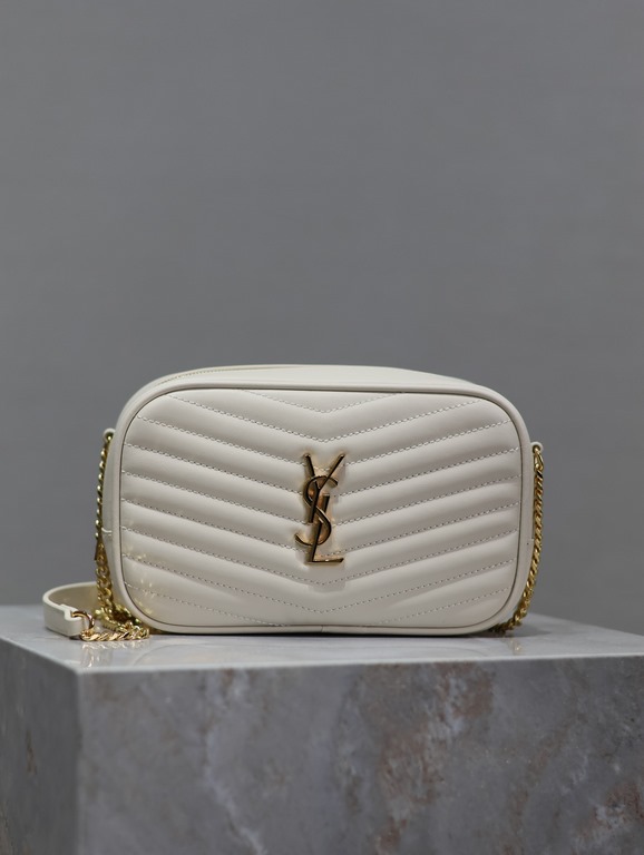 White gold buckle cowhide-Lou mini bag new camera bagcrossbody bag!The Lou_ series camera bag is a unique interpretation of the French aesthetic! The soft cowhide leather material is very texture, small and exquisite, es