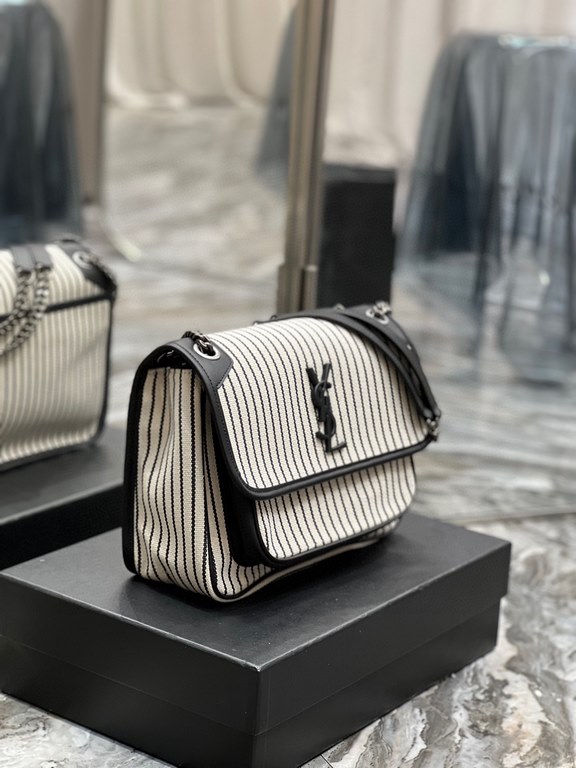 [In stock in seconds]Spring and summer models cotton and linen stripes with leather out la   ♀Explosive Niki launched a new cotton and linen stripes with leather series   ♀The designer still expresses the bag shape as ge