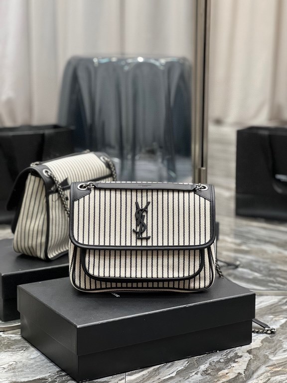 [In stock in seconds]Spring and summer models cotton and linen stripes with leather out la   ♀Explosive Niki launched a new cotton and linen stripes with leather series   ♀The designer still expresses the bag shape as ge