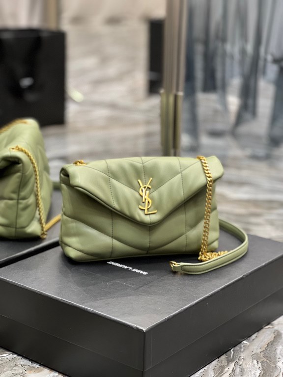 [In stock in secondsAvocado Green with Gold Buckle-              The whole bag is made of soft Italian lambskin with Y's diagonal stripe quilting craftsmanship, featuring a softly textured front flap pocket with a detach