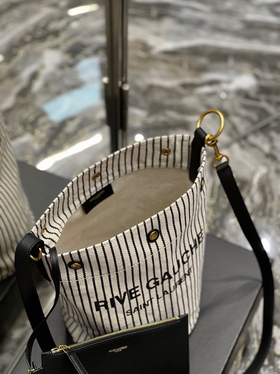 [In Stock]Black and white striped models _Counter the latest RIVE GAUCHE French linen bucket bag, simple atmospheric modeling is absolutely street shooting models, Rose is also used Oh! The body of the bag is made of imp