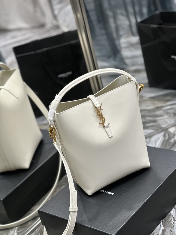 [NEWLE 5à7 series of bucket bagNew super good-looking bucket bag with tote _The new new bag type, using Italian calf leather, the bag body outline is simple, three-dimensional, looks hard but not too harsh, the bottom wi