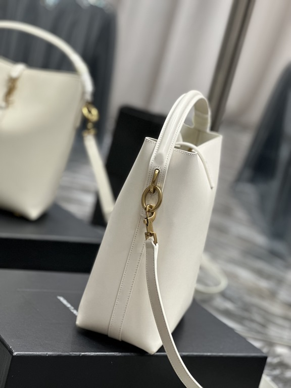 [NEWLE 5à7 series of bucket bagNew super good-looking bucket bag with tote _The new new bag type, using Italian calf leather, the bag body outline is simple, three-dimensional, looks hard but not too harsh, the bottom wi