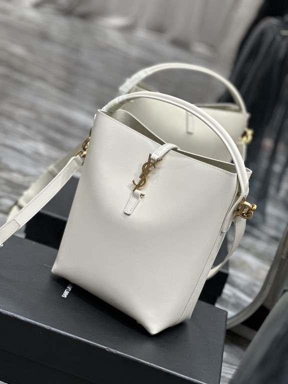 [NEWLE 5à7 series of bucket bagNew super good-looking bucket bag with tote _The new new bag type, using Italian calf leather, the bag body outline is simple, three-dimensional, looks hard but not too harsh, the bottom wi