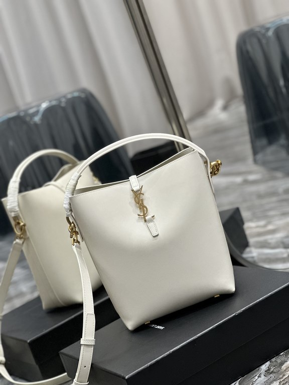 [NEWLE 5à7 series of bucket bagNew super good-looking bucket bag with tote _The new new bag type, using Italian calf leather, the bag body outline is simple, three-dimensional, looks hard but not too harsh, the bottom wi