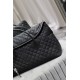 [Original]Black with silver buckle_New ES GIANT Quilted Leather Travel BagDesigned with the spirit of travel in mind, the bag is designed with its oversized, curved and casual shape, with double-length handles and detach