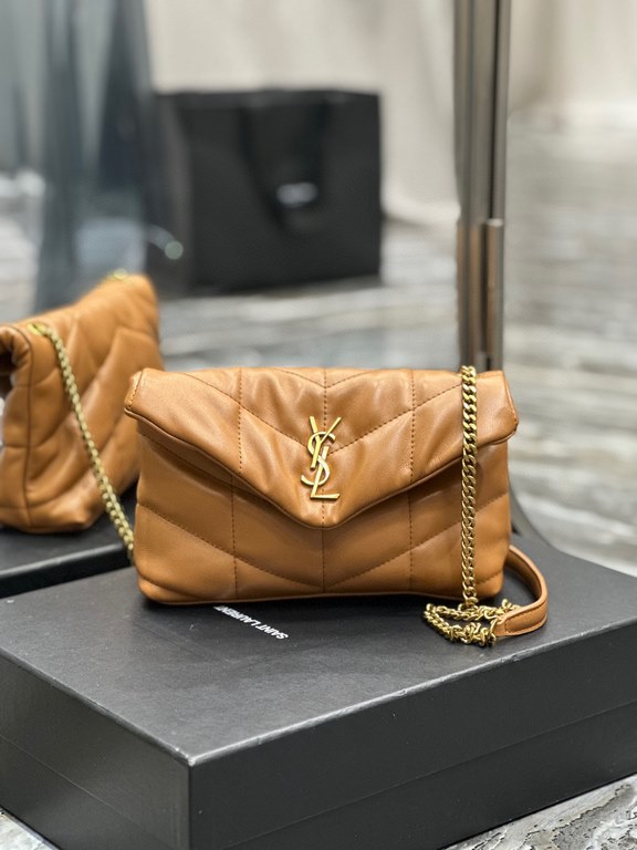 [In stock in secondsCaramel with Gold Buttons-               The whole bag is made of soft Italian lambskin with Y's diagonal stripe quilting craftsmanship, featuring a softly textured front flap pocket with a detachable