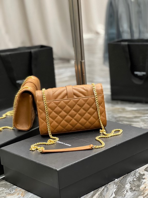 [In stock in seconds]#Envelope #Caramel Gold BuckleSmall grained embossed quilted grain leather envelope bagClassic is timeless, the beauty of the V grain quilted diamond caviar pattern, very wear-resistant, Italian cowh