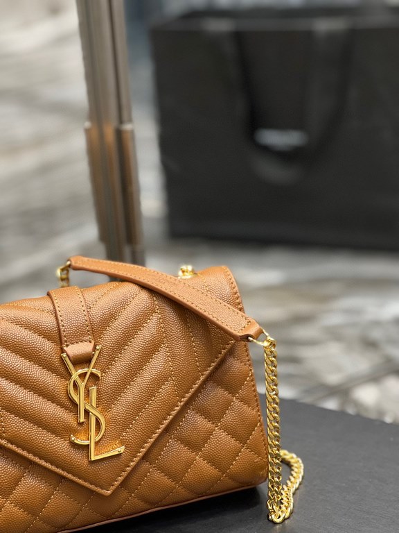 [In stock in seconds]#Envelope #Caramel Gold BuckleSmall grained embossed quilted grain leather envelope bagClassic is timeless, the beauty of the V grain quilted diamond caviar pattern, very wear-resistant, Italian cowh