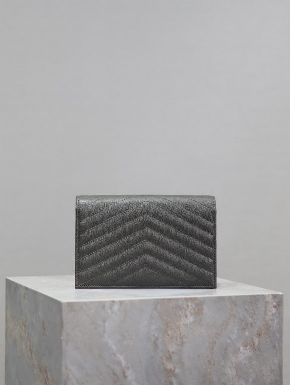 Gray Silver Buckle Caviar_woc small size envelope bag is coming, when it comes to envelope bag, this one from Y family must have the name! The whole bag is made of Italian cowhide leather, with a three-dimensional shape 