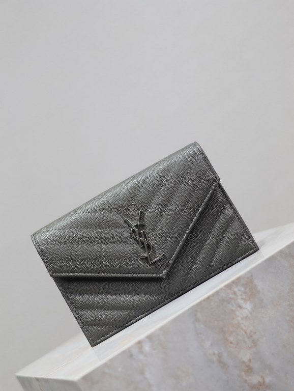 Gray Silver Buckle Caviar_woc small size envelope bag is coming, when it comes to envelope bag, this one from Y family must have the name! The whole bag is made of Italian cowhide leather, with a three-dimensional shape 