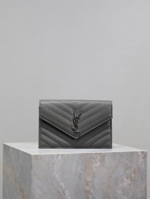 Gray Silver Buckle Caviar_woc small size envelope bag is coming, when it comes to envelope bag, this one from Y family must have the name! The whole bag is made of Italian cowhide leather, with a three-dimensional shape 