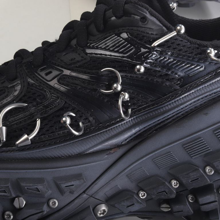 BALENCIAGA Defender Rubber Platform Sneakers Defender Series Low Top Tank Track Tire Type Off-road Outdoor Heightened Thick Sole Casual Sports Joggers "Samurai Black Aged Screws" BMUUY