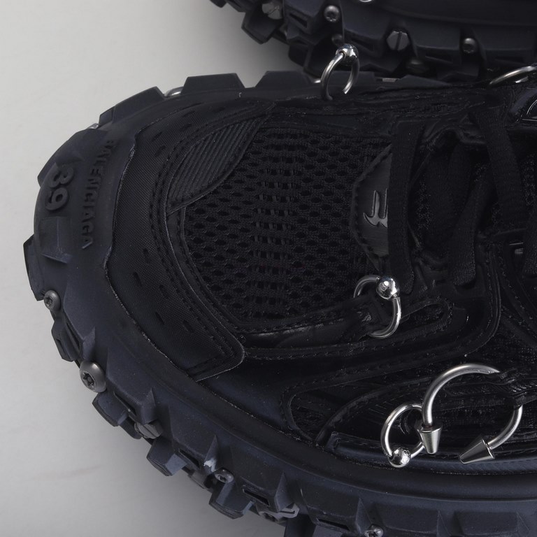 BALENCIAGA Defender Rubber Platform Sneakers Defender Series Low Top Tank Track Tire Type Off-road Outdoor Heightened Thick Sole Casual Sports Joggers "Samurai Black Aged Screws" BMUUY